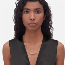 2023SS nouveau Micro incrusté Zircon pendentif collier pour femmes Simple collier chaîne avancé tempérament mode breloque bijoux