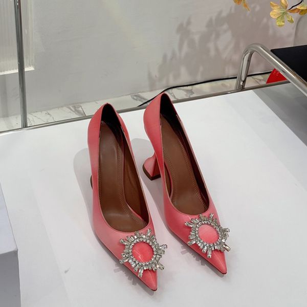 2023ss Chaussures de créateurs pour femmes Sexy Bouts pointus Paillettes d'or noir Banquet Dames Escarpins à talons hauts