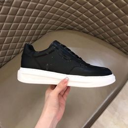 2023SSluxurydesigner Chaussures décontractées pour hommes Semelle extérieure ultra-légère en mousse résistante à l'usure et confortable taille 38-45 kjes00004