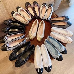 2023Summer Slippers vrouw schoenen platte hak visser schoen veer hennep touw gevlochten een voet pedaal dikke lederen lederen enkele designer schoen Walking 34-42