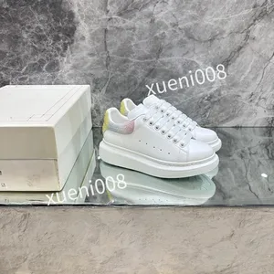 2023 TOP MENS VROUWEN VROUWEN SCHOENEN Designer Dames Leer veter sneaker Mode Running Trainers Letters Woman Shoes Flat Gedrukte sportschool Sneakers