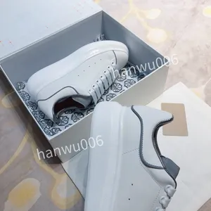 2023 TOP NIEUWE MANNEN Designer Casual schoenen Sneaker Heren Sneakers Panda White Black Green Apple Triple Pink Sail Chicago Kentucky Mens Sportplatform schoenen