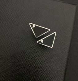 Boucles d'oreilles en forme de lettre triangulaire avec timbre, accessoires de bijoux à la mode pour cadeau de fête, 4 couleurs en diamant, de qualité supérieure, 2023