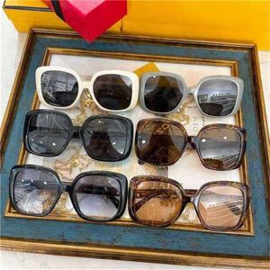 2024 10% de réduction sur le concepteur de luxe Nouveaux lunettes de soleil pour hommes et femmes 20% de réduction sur la version Hot Family Box Plate avec chaîne