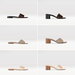 2024 10a Nouvelles sandales classiques pour femmes et pantoufles chaussures de plage hautes chaussures plates chaussures de planche de plancheur taille 35-42, boîte 10a