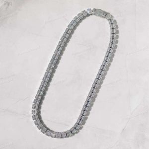 2024 10K White Gold Baguette Moissanite Collier Collier Cluster Chaîne Diamond entièrement glacée