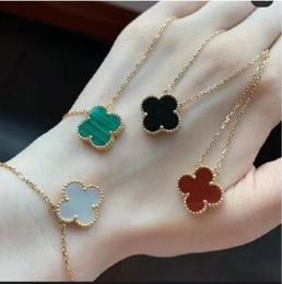 2024 Collar con colgante de trébol de cuatro hojas de 15 mm de acero inoxidable chapado en oro de 18 quilates, dije de nácar, regalo para mujeres en el día de la madre de San Valentín