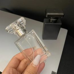 2024 1PCS Perfume Bottle Bottling 30ml Voyage portable bouteille pulvérisée Bouteille transparent en verre transparent vide vide pour parfum portable