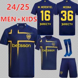 2024 2025 Boca Juniors Jerseys Men Kids Kit 24 25 Maradona Romero Cavani Benedetto Lucas Janson Medina Vesticador Camisa de fútbol T Baneadores Versión de jugadores Uniformes de niños 88