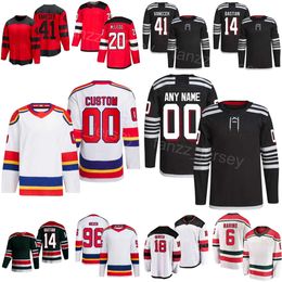 Série de stades de hockey 2024 2025 18 maillots d'Ondrej Palat 71 Jonas Siegenthaler 6 John Marino 14 Nathan Bastian 96 Timo Meier 41 Vitek Vanecek 20 Michael McLeod personnalisé