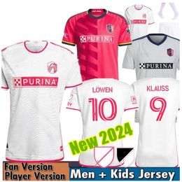 2024 2025 STL City SC Jerseys Soccer Kids Kit Man 24-25 Football Camisetas PRIMARIOS RED RED AUTANDO CONFUMENCIÓN BLANCA BAJO KLAUSS JACKER JACKSON NILSSON UNIFORMA MENOS BLOM 4XL