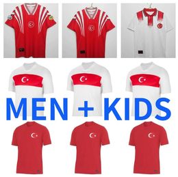 2024 Turkije voetbaltruien 24 25 Nationaal Team Burak Yilmaz Kenan Karaman Hakan Calhanoglu Zeki Celik Sukur Ozan Kabak Yusuf Yazici Turquia voetbalshirt Mannen Kids Kids Kids Kids Kids Kids