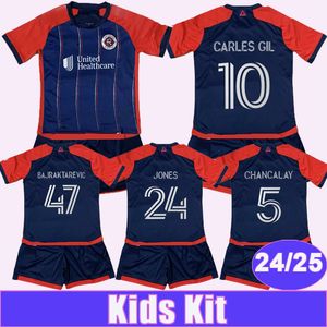 2024 25 NIEUWE REVOLUTIE KIDS KIT SOCKER JERSEYS Carles Gil Borrero Kessler Buck Chancalay Home Dark Blue Child Suit voetbalshirt Korte mouw uniformen