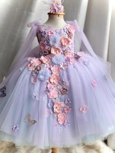 2024 3D Fleurs Fleur Robes de fille V Coure Princes Princesse Queen Robe de communion Tierred Petit enfants First Birthday Dille et Mère robes Robes de mariage