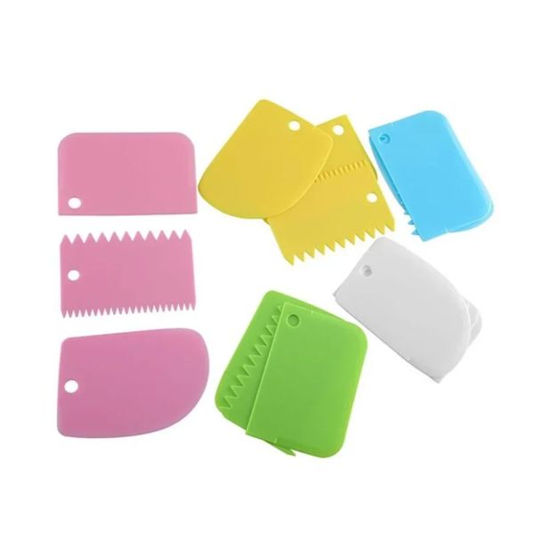 2024 3pcs / lot Pâte Cutter Cutter Spatule Spatule pour gâteau Crème Scraper Cropteurs Scraper de dents irrégulières Edge DIY plus fluide pour le gâteau