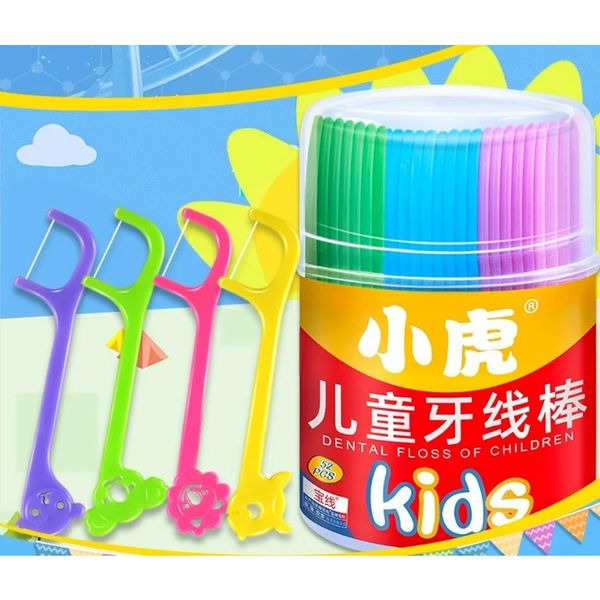 2024 52PCS / Box Floss High-Thin Stick Stick's Children's Cartoon Plastic Dentarks Pack Family Détails Follow Détails Nettoyage de dents 1.Soins dentaires pour les enfants