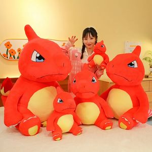 2024 Un joli dinosaure en peluche douce de dessin animé parfaitement combiné avec un monde d'oreillers chaleureux : un toucher doux et apaisant, accompagnant un voyage d'aventure de rêve