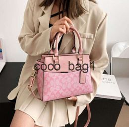 2024 A7 Fashion Classical Womens Bag New Niche Designer Fashion Tote avec sac à bandoulière imprimé haut de gamme 002