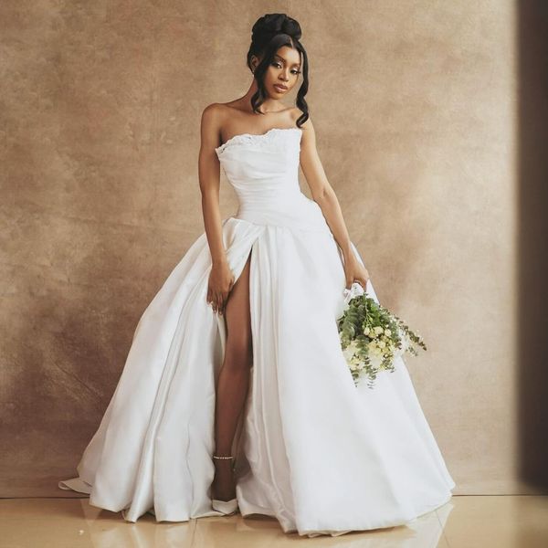 2024 Vestidos africanos de talla grande al lado nupcial Satinado Satin División Declaración de encaje con cuentas Bodas de boda plisas Novias para árabe Mujeres negras Girls D126 407