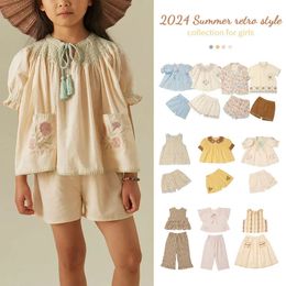 2024 APO Kinderkleding Meisje set Voor Zomer Borduren Childrens vakantie pak Hoge kwaliteit Clothings Top sets 240318