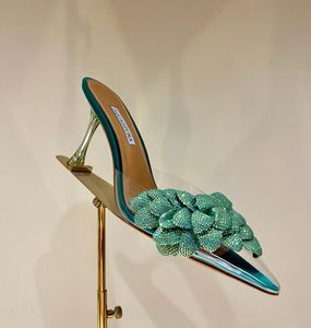 2024 Aquazzura Flower puntige teen muller schoenen Clear PVC Mule Slippers Rhinestone Blaad Decoratie Stiletto Heels Dames Luxe ontwerpers avondschoenen met doos