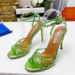 2024 Aquazzura sandales à talons aiguilles pompes cristal décoratif sangle de cheville en PVC semelle extérieure en cuir chaussures de soirée de fête de luxe designer talons hauts chaussures d'usine