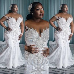 2024 Robes de mariée sirène arabe Illusion Appliques en dentelle complète Sier Crystal Per perle capel Chapel Train Formal Bridal Bounds Plus taille