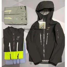 2024 Arc Designer Jacket Mens Break Bread Imperproof Vestes plus taille Lightweight Softshell Puffir Puffer Cabinage Randonnée extérieure 66