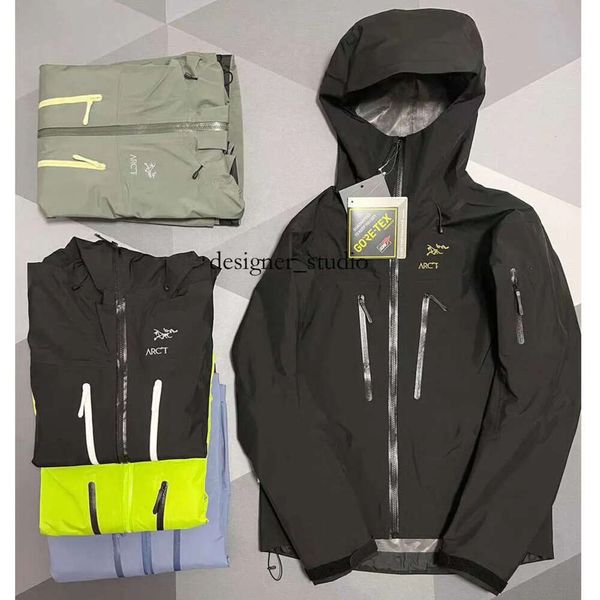 2024 ARC Designer Jacket Hommes Coupe-vent Vestes imperméables Arcterxy Plus Taille Léger Softshell Raincoat Puffer À Capuchon Vêtements De Randonnée En Plein Air Classique