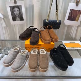 2024 Aspen Designer Schoenen Platform Klomp Slippers Luxe Bont Slippers Dames Glijbaan Pluizige Pluche GEZELLIGE PLATTE COMFORT KLOMP Muilezels Platte Warme Casual Schoenen Muilezels Winter Sandaal