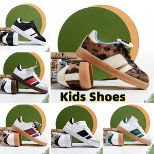 2024 Athletic Children's Sneakers Kids Fashion Designer White Non-Slip Casual Shoes For Boys Girls Hook Ademboere Sneakers Peuter Outdoor Shoe maat 24-37