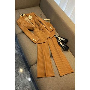 2024 Automne Marron Rayé Fleurs 3D Deux Pièces Pantalons Ensembles À Manches Longues Revers Cranté Blazer À Boutonnage Blazers Haut Pantalon Costumes Ensemble O3G300109