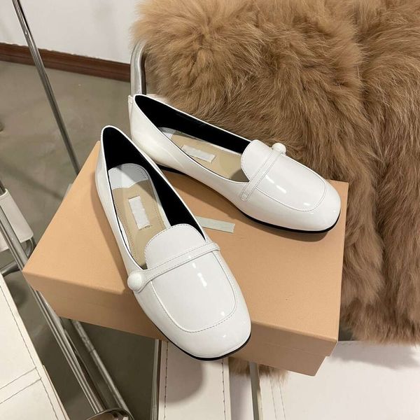 2024 otoño moda nuevo estilo francés Marilyn Academy fondo plano cabeza redonda zapatos pequeños de cuero para mujer solo Lefu