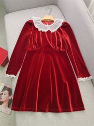 2024 Autumn Wine Red Contrast Color Velvet Dress Velvet Paneled manga larga Cuello redondo Vestidos informales cortos W4A303988
