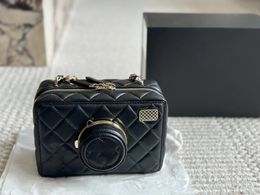 2024 Autumno/invierno Nuevo diseño de lujo de moda para hombres y mujeres Camera clásica Bag Patrón de diamantes con cabeza Cross Crossbody Bag Súper Integrado