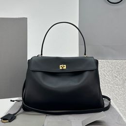 2024 B Sac de créateur Rodeo Sac à main en noir Luxury Soft Greil Leather Femmes Sac à bandoulière amovible Sac à bandoulière Amélioration du sac à bandoulière