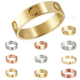 2024 Bands Anneaux Femmes Love Ring Mens Designer Heart Couple Jewelry Titanium Steel Fashion Classic Gold Silver Rose Color Vis avec diamants Taille 5-10 Rouge