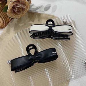 2024 BARRETTES HAAR CLIPS Designer C Letters Grip Clip Hoofdbanden Wit Black Bow Elegant Girls Women Hairpin Headwear 0TXS