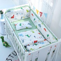 2024 Beddengoedsets 5 -stcs Set Nordic Ins Baby Crib Bumper katoen schattig cartoon print lakens Kinderkamer kinderen decoratief kussen beste kwaliteit