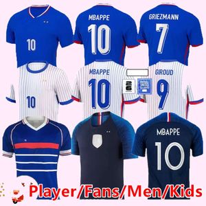 2024 BenzEMA Sets GIROUD MBAPPE Jerseys 24 25 Franse Club Volledige Sets MBAPPE GRIEZMANN SALIBA PAVARD KANTE Maillot De Foot Equipe Maillots Heren Dames / Kindertenue