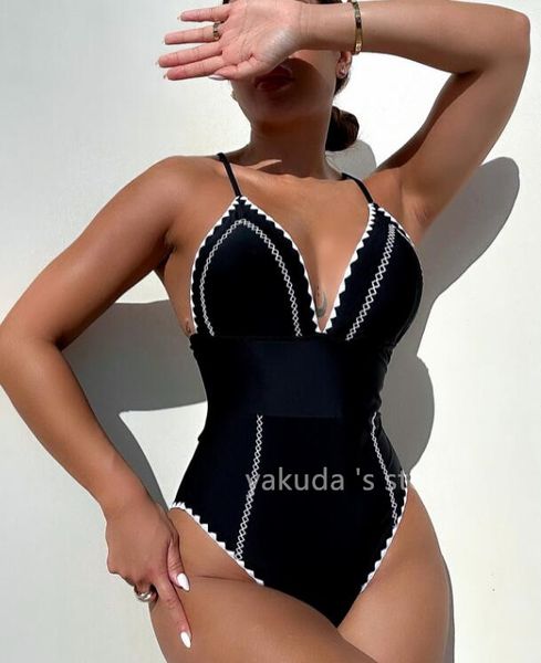 2024 Bikinis Set Luxury Bikini Swimwear Yakuda Low Waited Gradient Imprime Imprimerie creusée Lacet Up Up In Cloule en acier creux Conception intégrée de glands