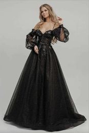 2024 Robes de mariée gothique noire Robes de l'épaule à manches longues paillettes en tulle étincelle goth robes de mariée avec couleur non blanche 0509