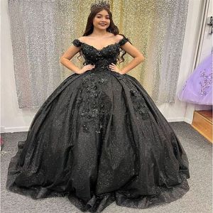 2024 Black Quinceanera -jurken Off schoudergrens lovertjes Appliques Crystal kralen pailletten baljurk tule bloemen gastjurk avond prom jurken corset terug