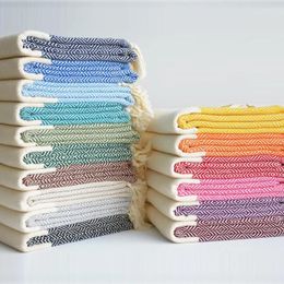 2024 Couvertures Couverture de gland pour la maternité Serviette à la main Géométrie Diamant Tissé Canapé Enfants Poussette Couverture Literie Drap Couette Meilleure qualité