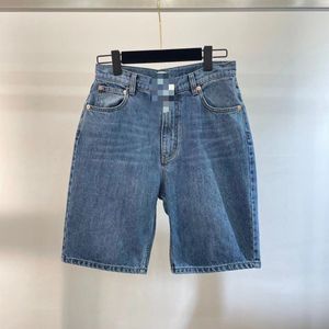 2024 Gratis verzending blauw rechtstreeks losse high -end knop Runway Denim Korte dames jeans ontwerper dames korte broek 4084
