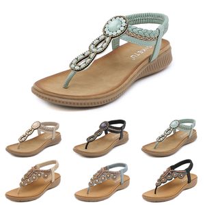 2024 Bohemian Sandals Femmes Pantres de coins Gladiator Sandale Gai Fomes Elastic Beach Shoes String perle Color58