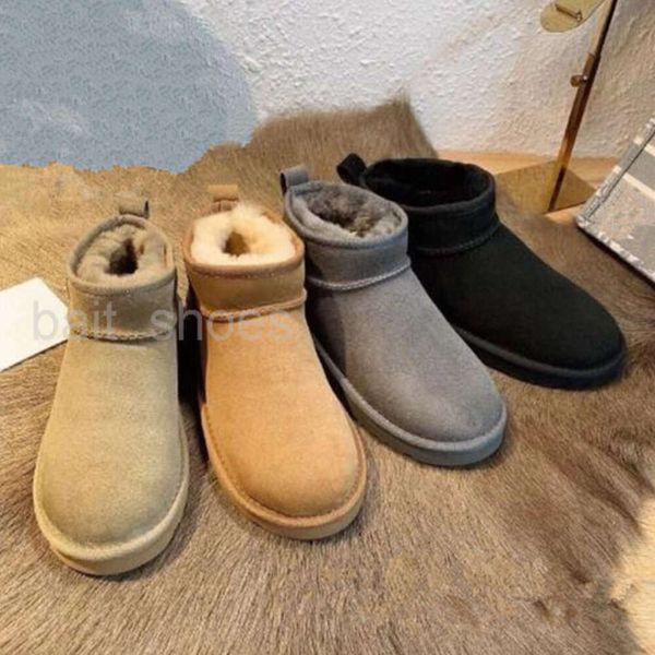 2024 bottes chaudes femmes ultra mini neige douce confortable uggies en peau de mouton garder au chaud avec carte sac à poussière beaux cadeaux hiver noir