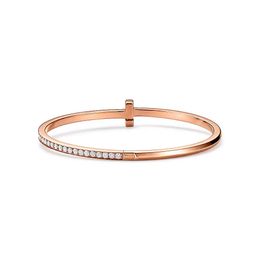 2024 Bracelet Designer Charme de luxe Bracelet Lettre T Bracelets Bijoux pour femmes Bracelet Accessoires de mode Titane Alliage d'acier GoldQ7