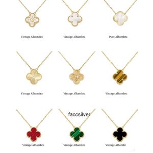 2024 merk klaver mode charme enkele bloem 15 mm cleef diamant agaat goud designer ketting voor vrouwen