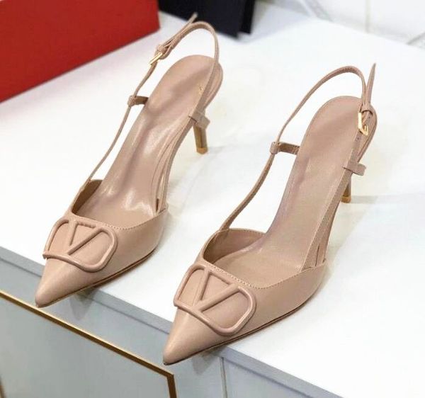 2024 Brand pompes Femmes High Hees Cassics pointues Meta V-Bucke Nude Back Red Matte 6cm 8cm 10cm Hee Hee Mariage Femme Chaussures à haute tonnelle se trouve 836